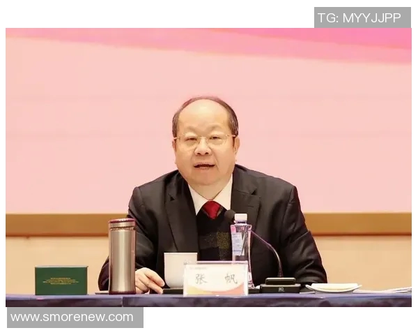 张帆的奋斗历程与成就探索：从平凡到卓越的成长之路